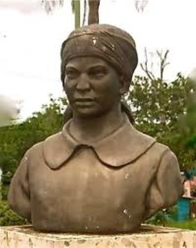 Mfoni mbuayÉ› É›ma DoÃ±a Cristiana Florinda Soriano MuÃ±oz statue
